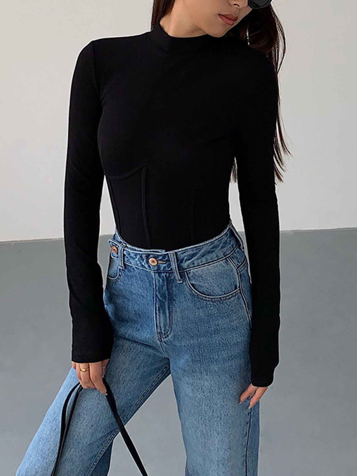 Nelia – Slim T-Shirt med Ståkrave