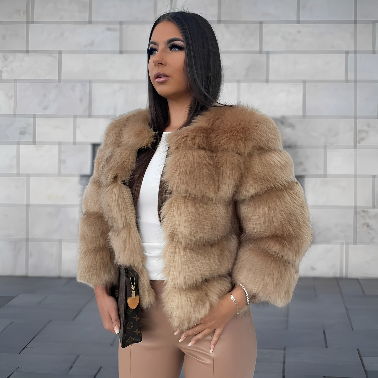 Amelia - Elegant, varm kunstpelsfrakke til damer