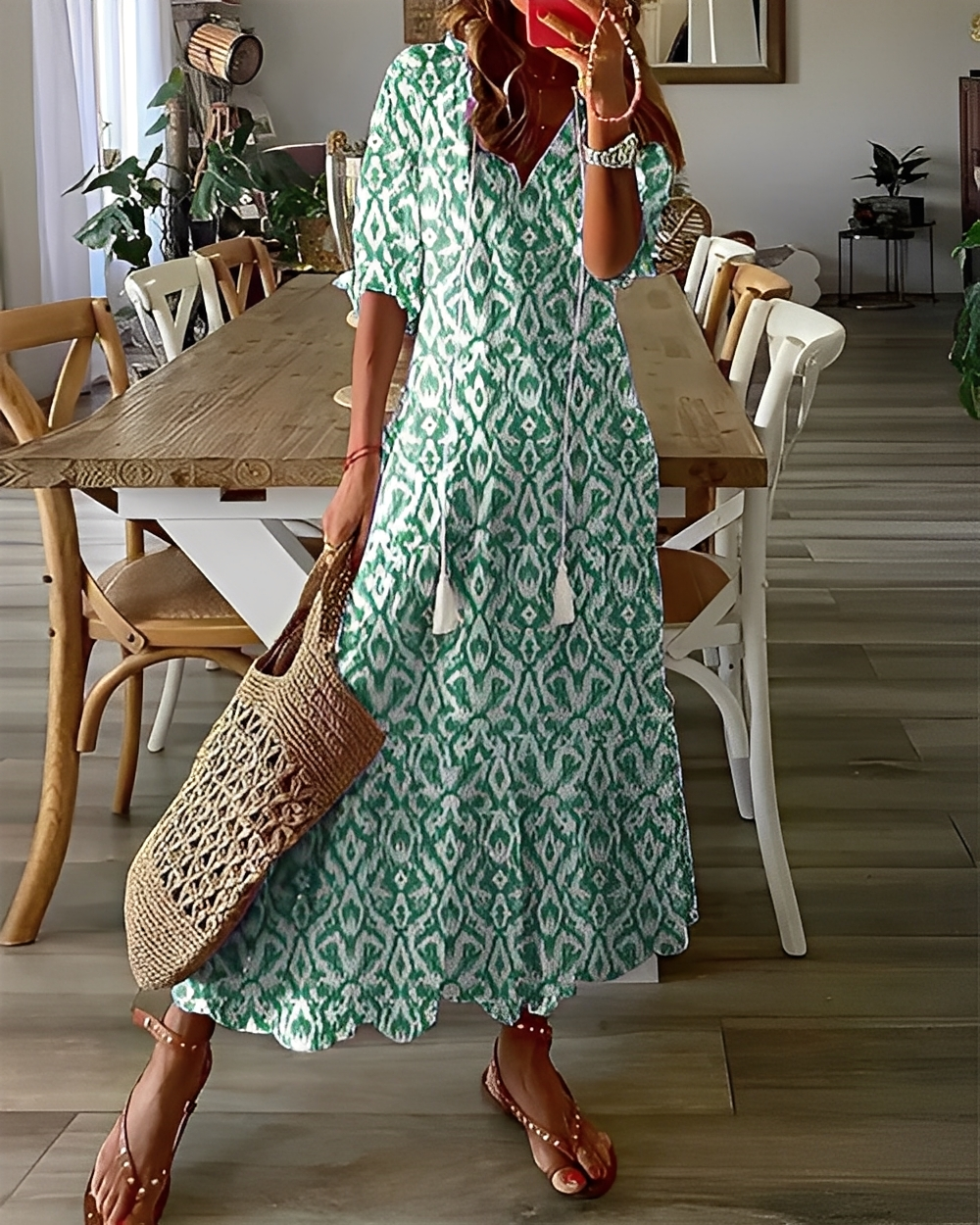 Domitille - Elegant kjole med V-hals til kvinder