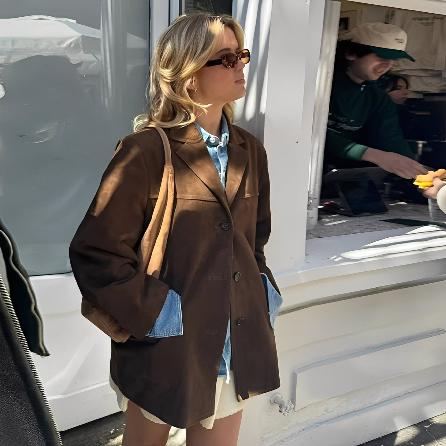 Laura - Klassisk læderjakke med reverskrave til damer