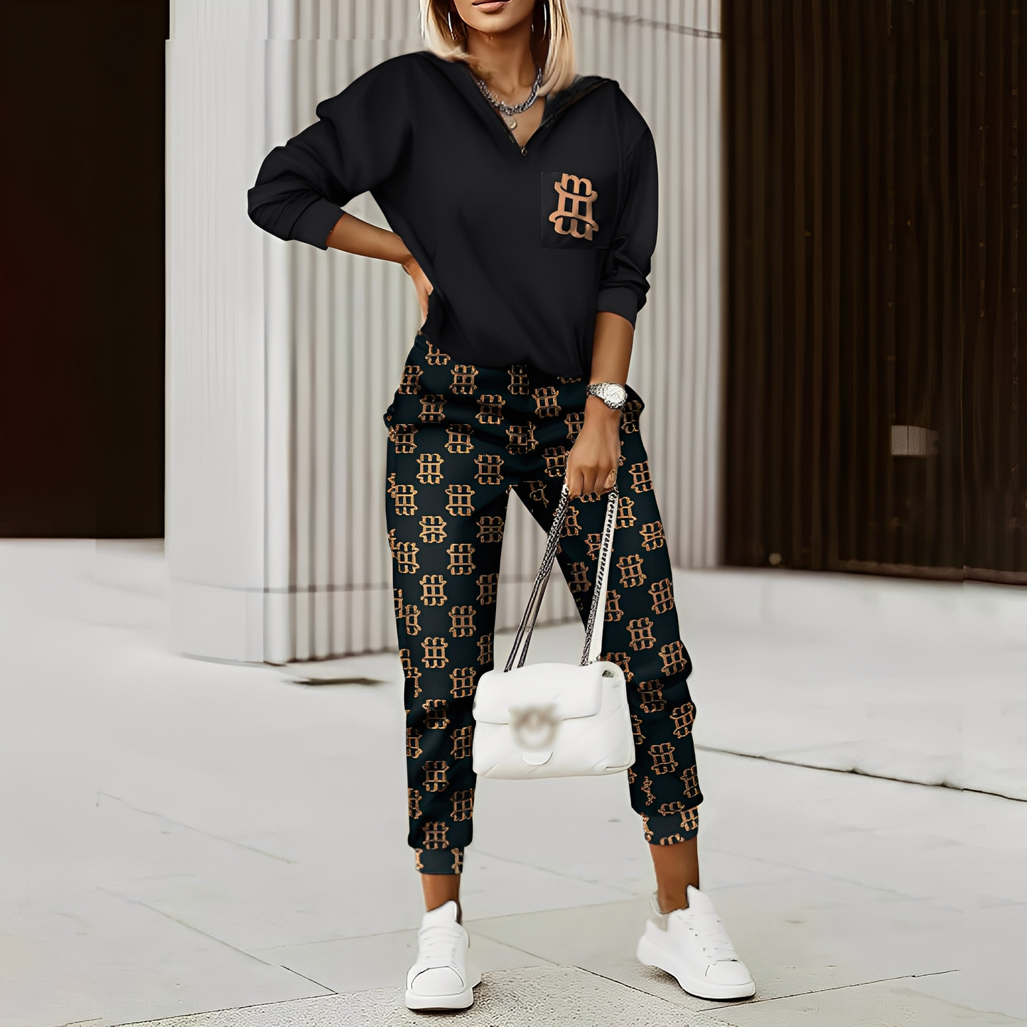 Hollie - Stilfuld træningsdragt med lynlås til damer