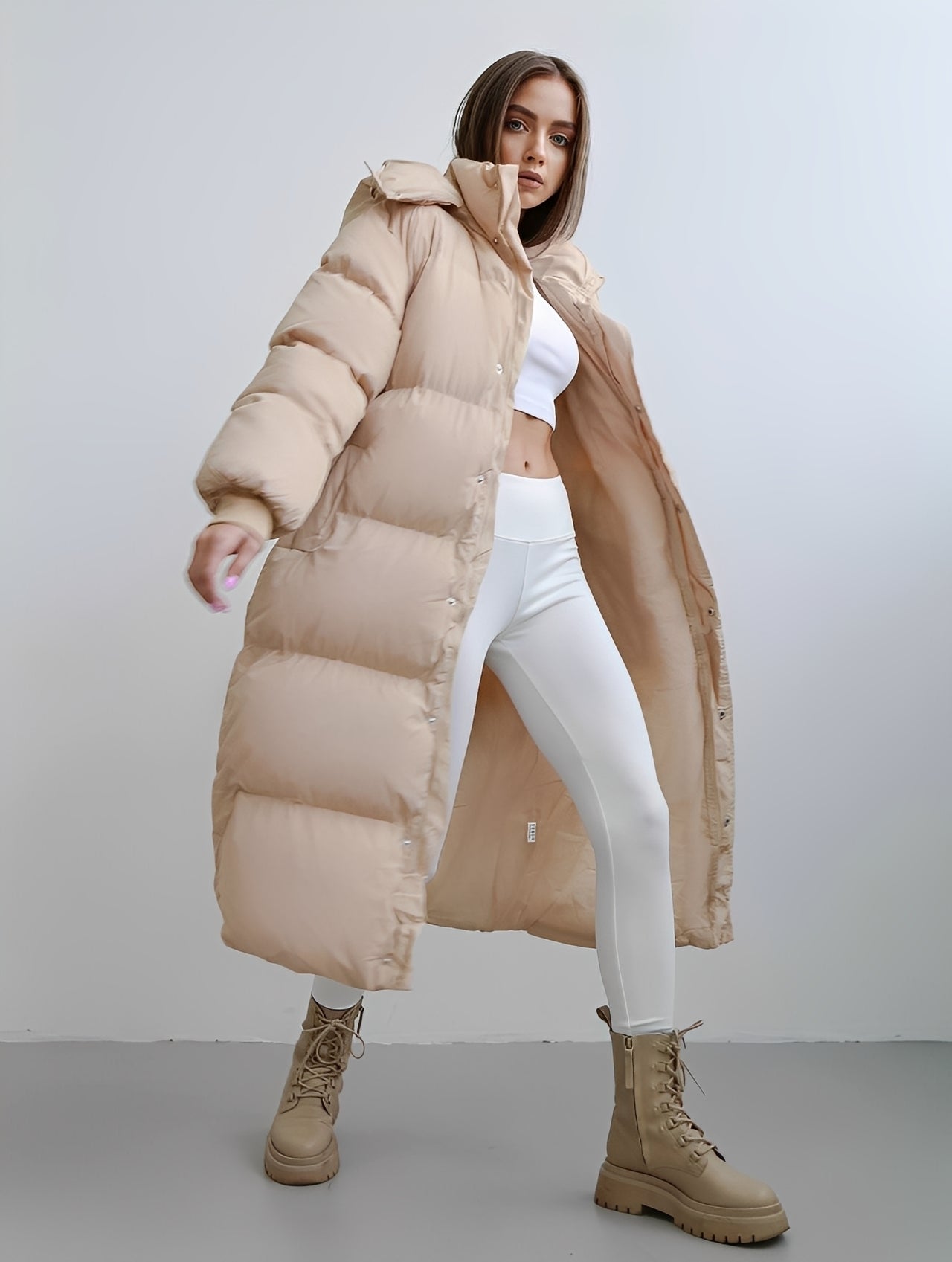 Eloise - Moderne, løs siddende frakke med hætte til damer