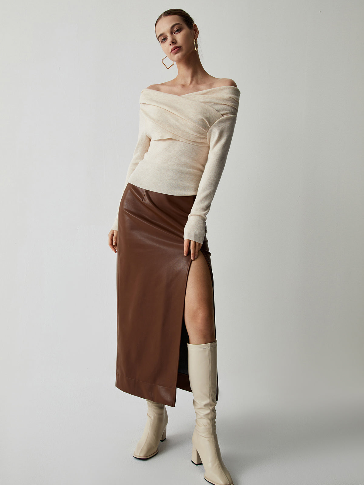 Yasmin – Off-Shoulder Striktop