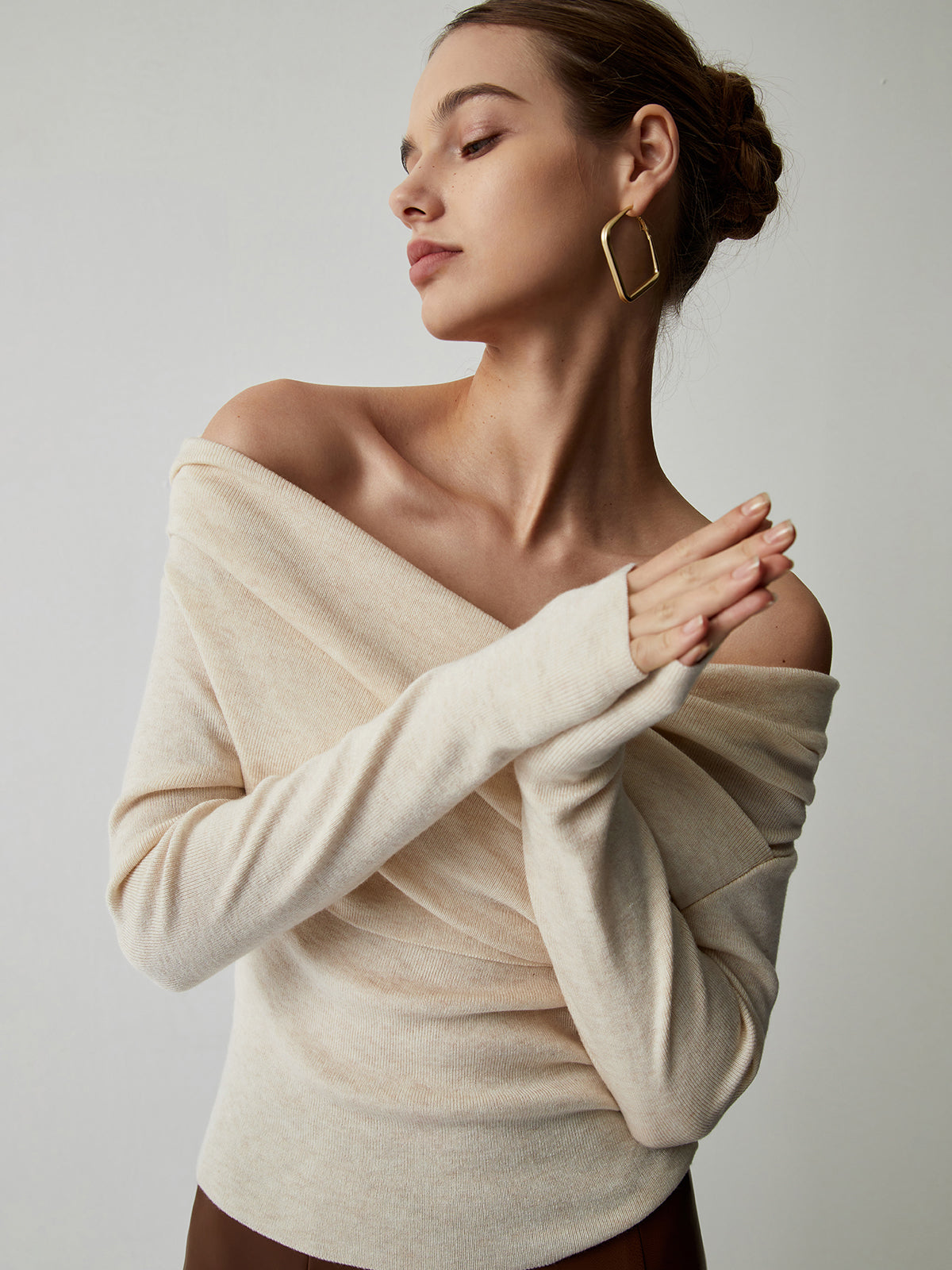 Yasmin – Off-Shoulder Striktop