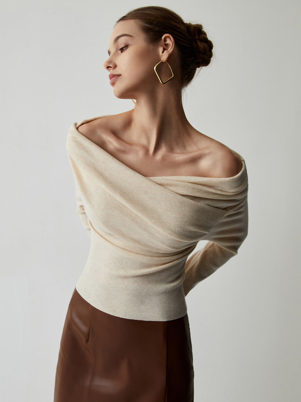 Yasmin – Off-Shoulder Striktop
