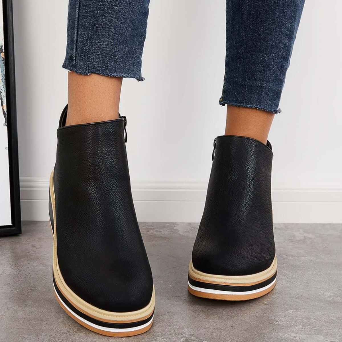 Mari Stella – Stilfulde Læderstøvler med Dekorative Syninger