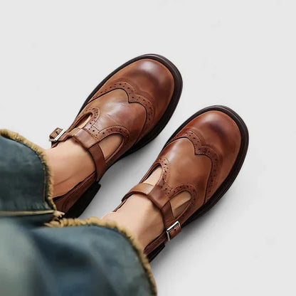 Léana - Klassiske lædersko med T-rem til kvinder