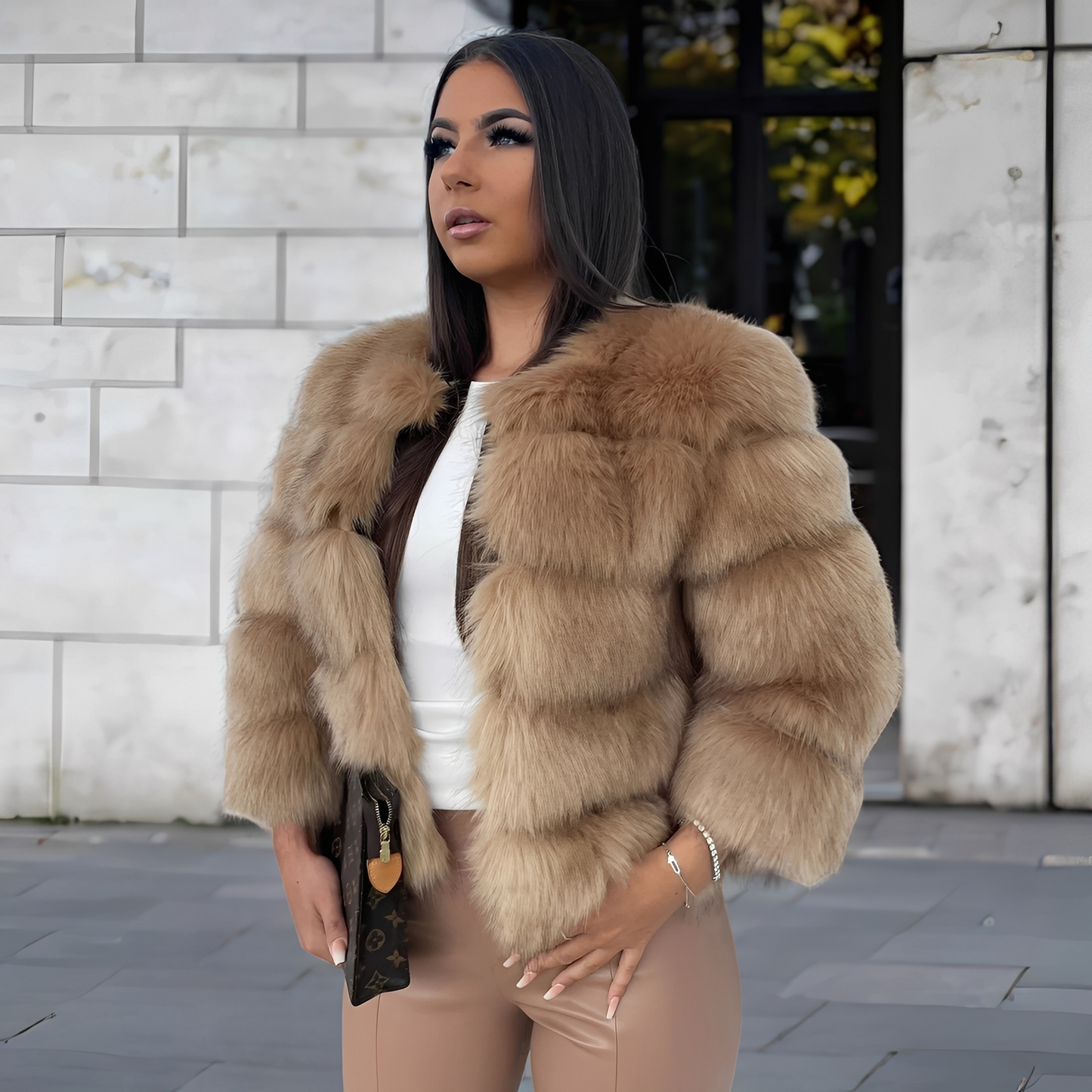 Amelia - Elegant, varm kunstpelsfrakke til damer